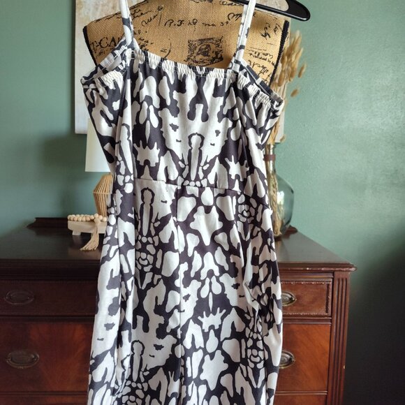 Black & White Romper - Picture 3 of 3